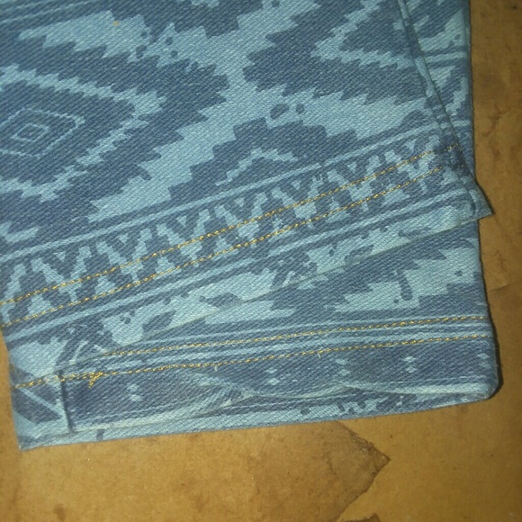 Aztec Print Jeans - Picture 5 of 6